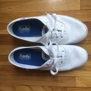 White Keds size 6.5 XW